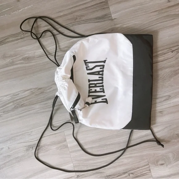 Everlast White and Black Backpack - Picture 2 of 5
